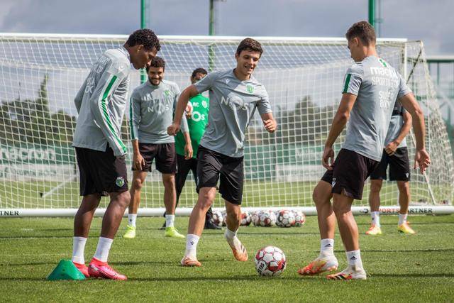 尤文有意林德洛夫 曼联愿低价出售